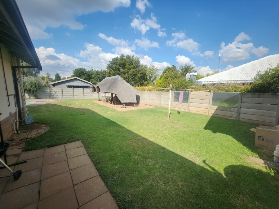 4 Bedroom Property for Sale in Flamwood North West